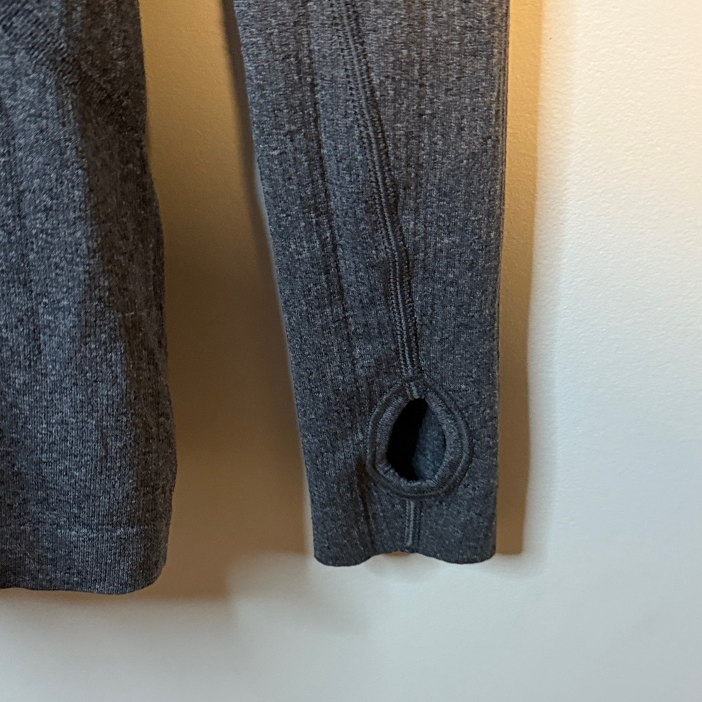 Lululemon Athletica Charcoal Heather Long Sleeve - Picture 4 of 6